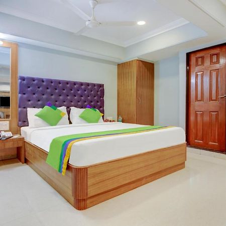 Treebo Cruz Royale Santacruz West Hotell Mumbai Eksteriør bilde