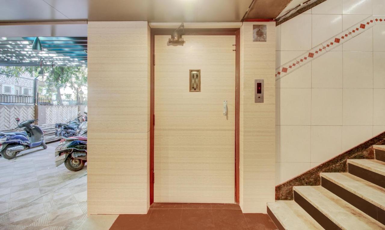 Treebo Cruz Royale Santacruz West Hotell Mumbai Eksteriør bilde