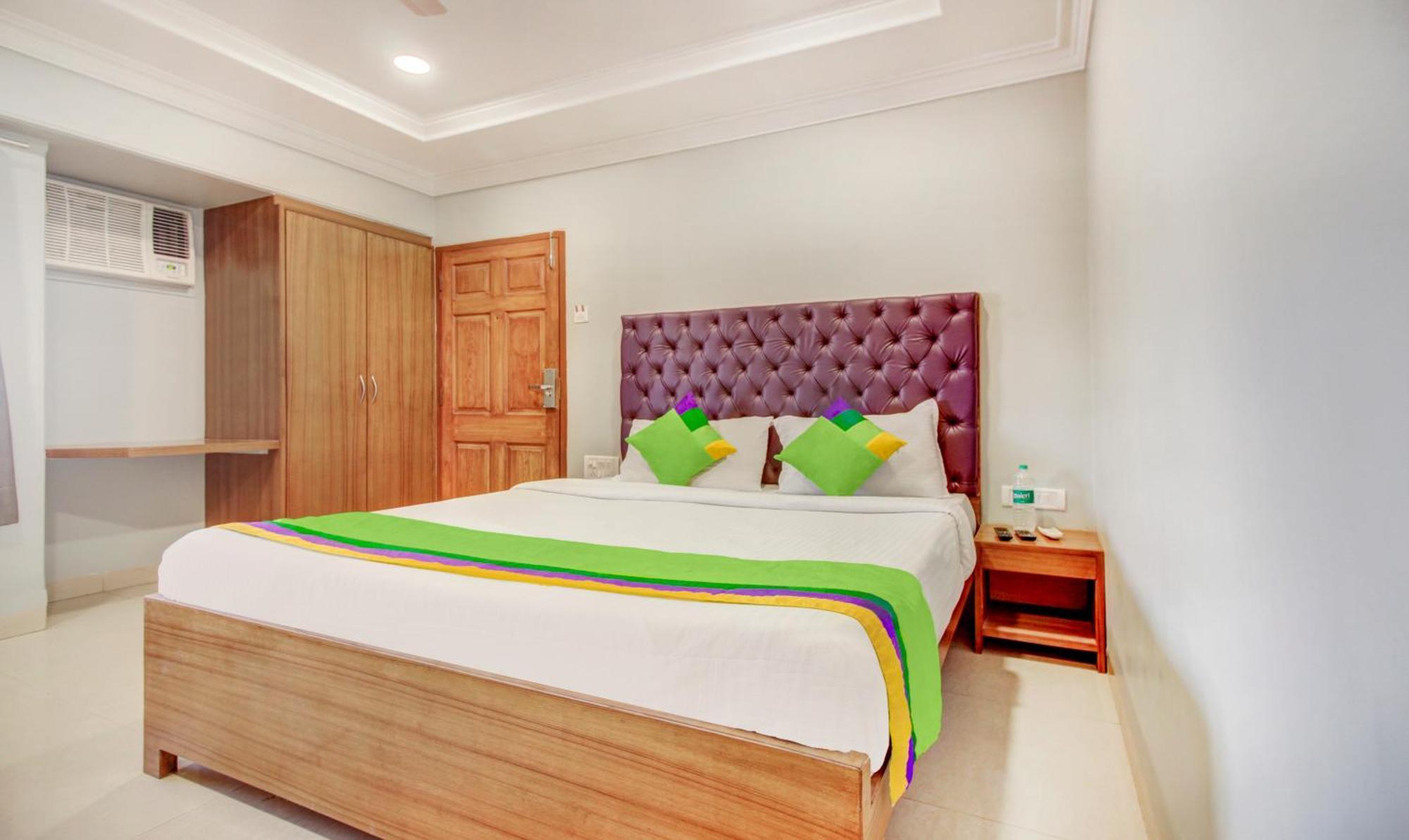 Treebo Cruz Royale Santacruz West Hotell Mumbai Eksteriør bilde