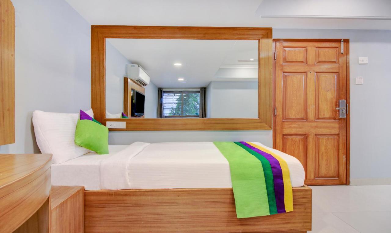 Treebo Cruz Royale Santacruz West Hotell Mumbai Eksteriør bilde