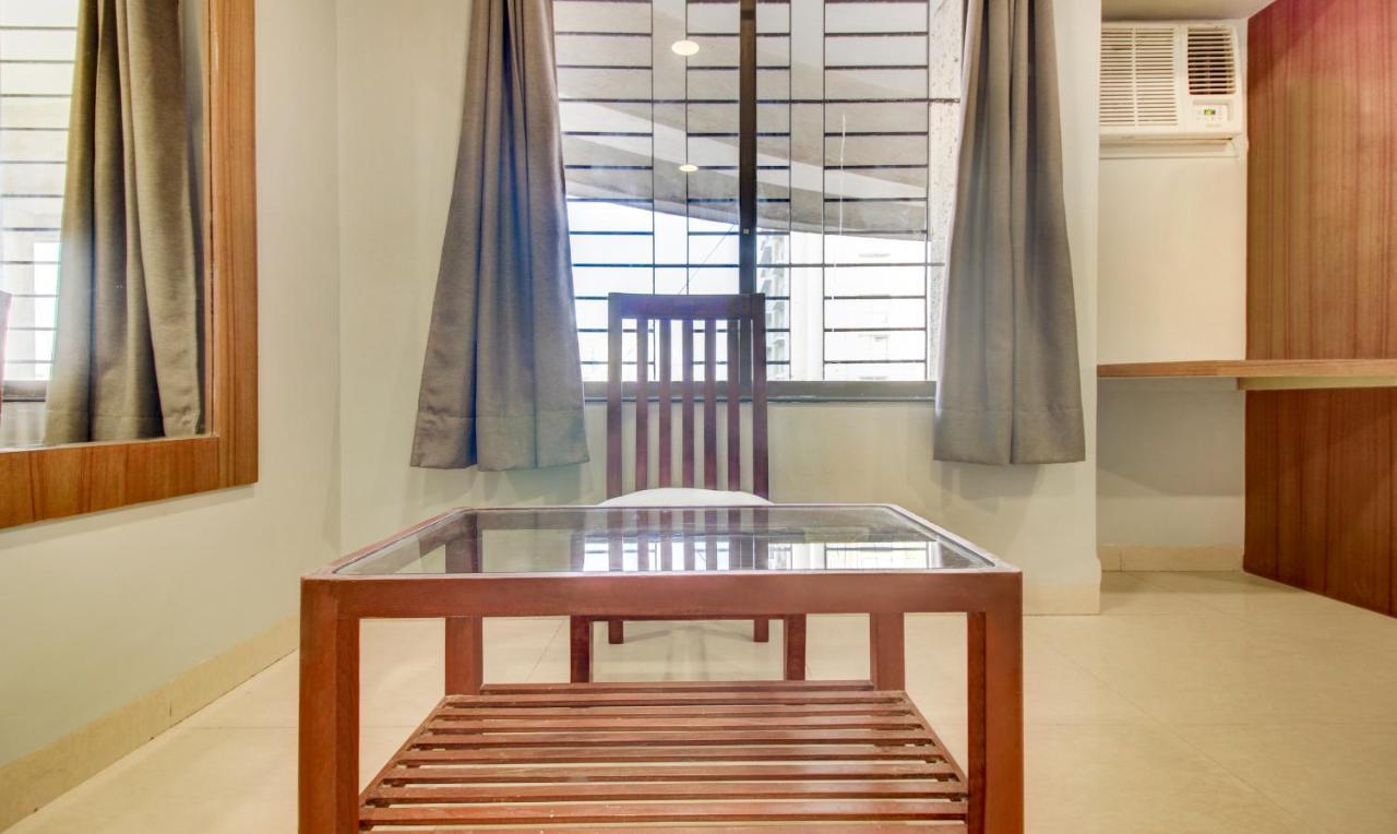 Treebo Cruz Royale Santacruz West Hotell Mumbai Eksteriør bilde