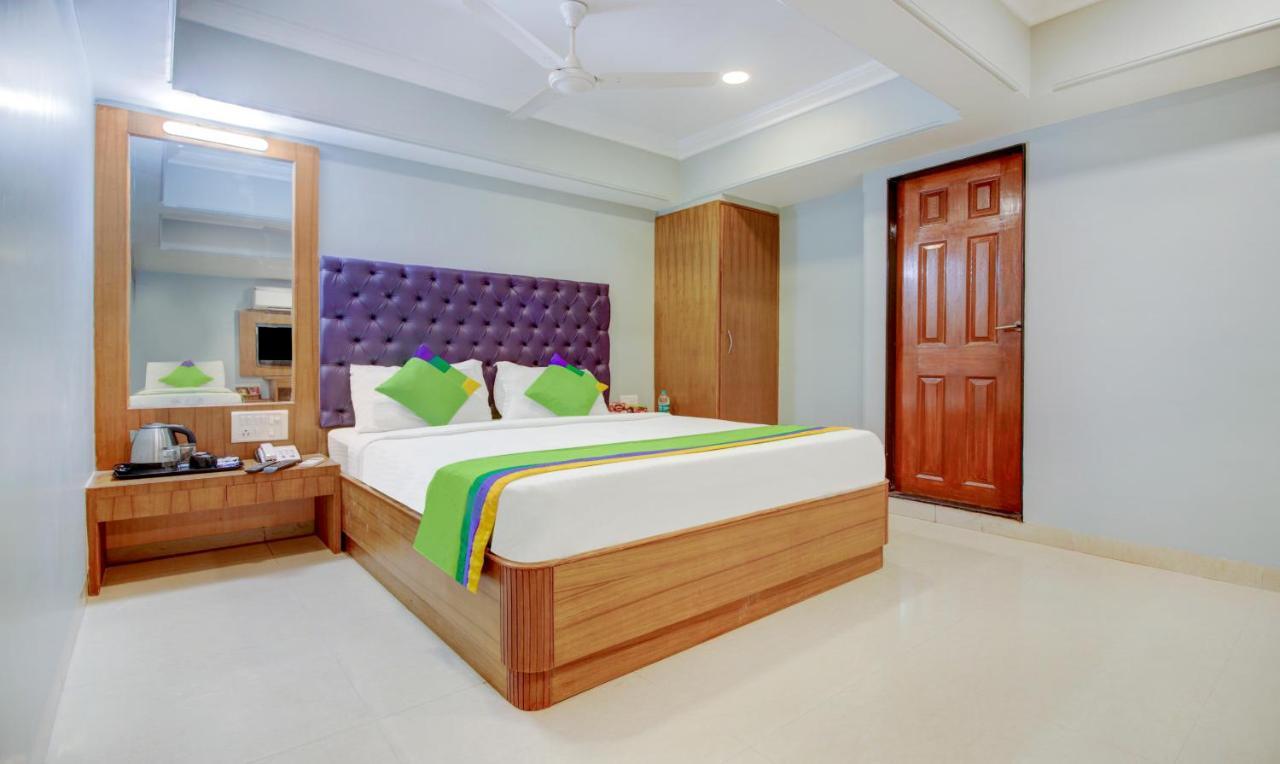 Treebo Cruz Royale Santacruz West Hotell Mumbai Eksteriør bilde